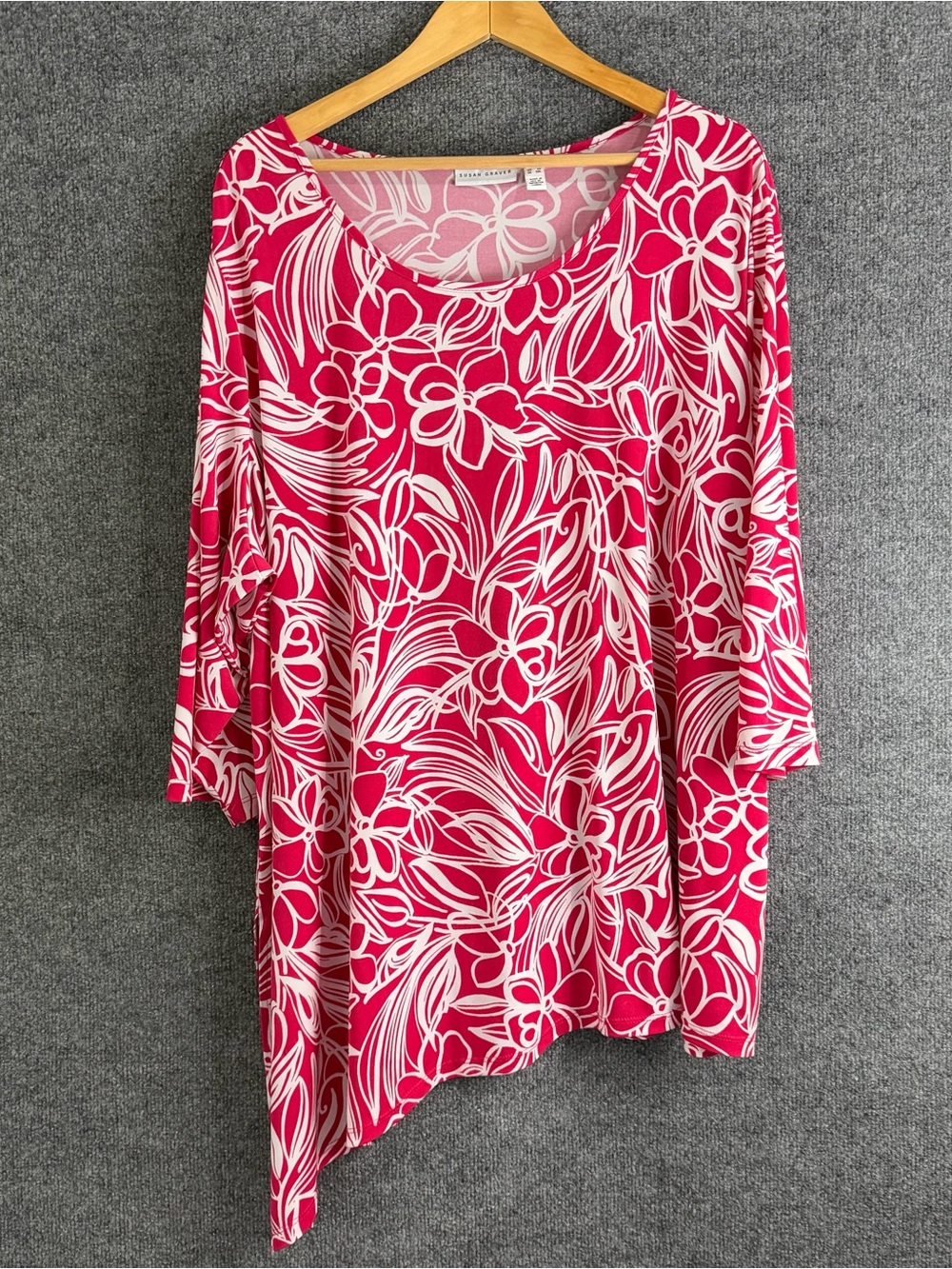 Susan Graver Womens 3X Liquid Knit Floral Top Pink White Asymmetrical Hem Casual
